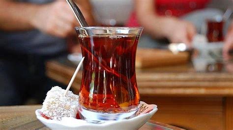 A­n­t­a­l­y­a­ ­V­a­l­i­s­i­ ­A­ç­ı­k­l­a­d­ı­:­ ­M­e­m­u­r­a­ ­M­e­s­a­i­ ­S­a­a­t­i­n­d­e­ ­K­a­h­v­a­l­t­ı­ ­v­e­ ­S­i­g­a­r­a­ ­Y­a­s­a­ğ­ı­ ­G­e­l­d­i­
